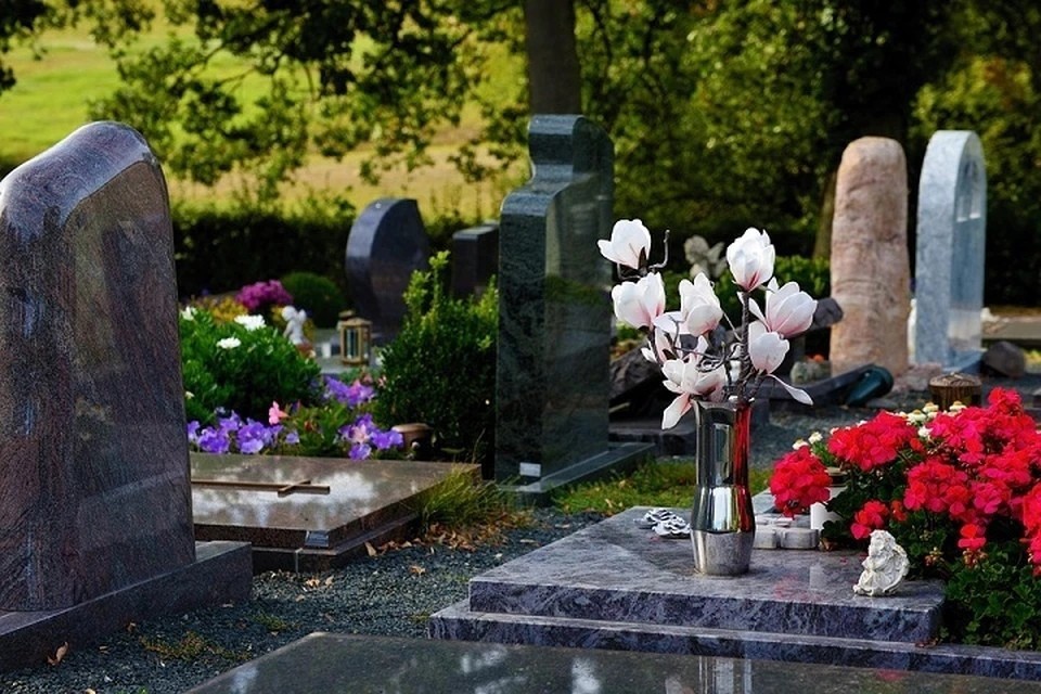 С кладбища в Малоярославце украли мраморную плиту