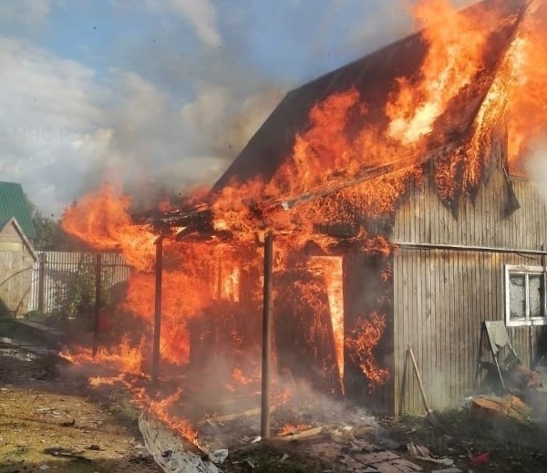 В Боровском районе сгорела баня