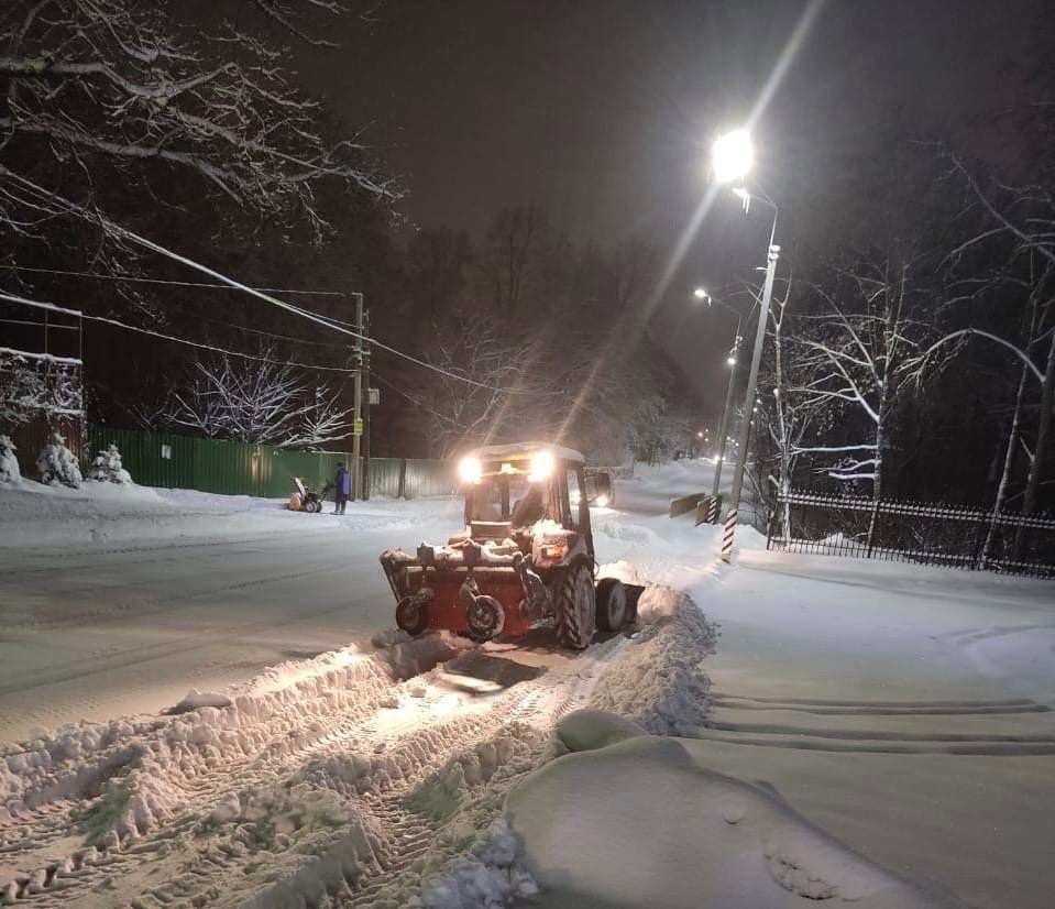 Коммунальщики просят жителей Обнинска убирать автомобили из дворов для уборки снега