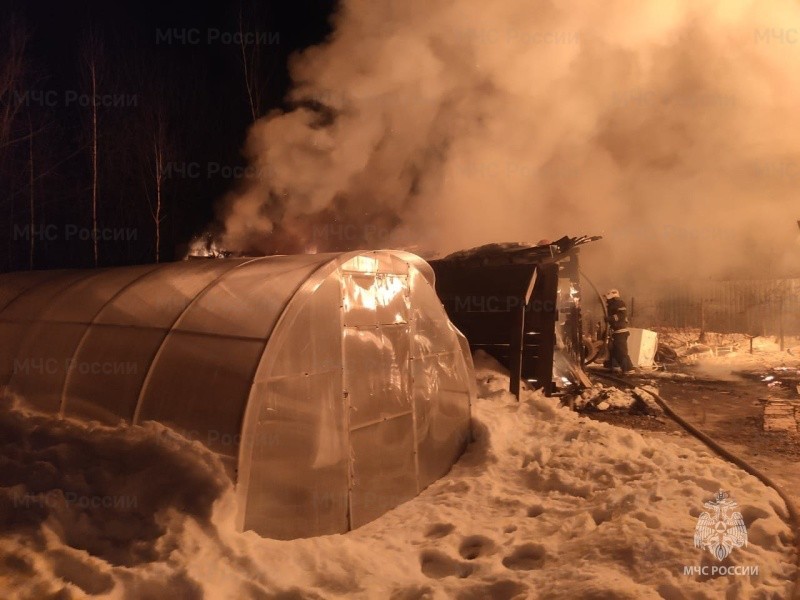 В деревне Жуковского района сгорела баня
