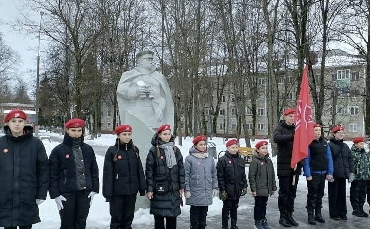Семь подростков из Белоусова пополнили ряды юнармейцев