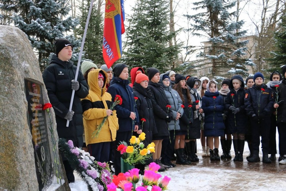 Жители Обнинска почтили память воинов-интернационалистов минутой молчания