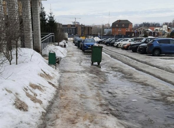 Коммунальщики Обнинска пообещали убрать снег в мае 