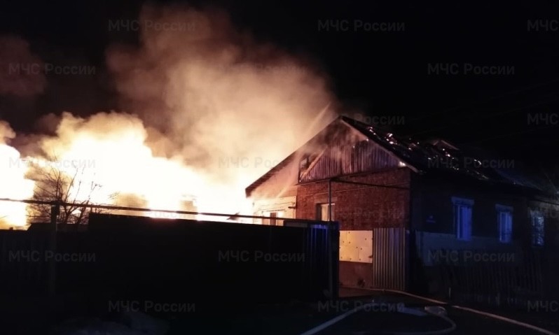 Ночью в Боровске сгорел дом 