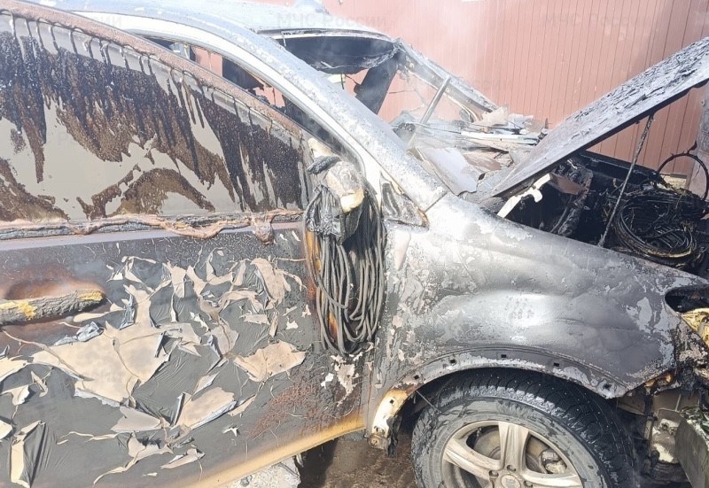 Автомобиль сгорел в гараже в Малоярославце