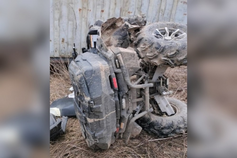 Квадроцикл перевернулся в деревне под Боровском  