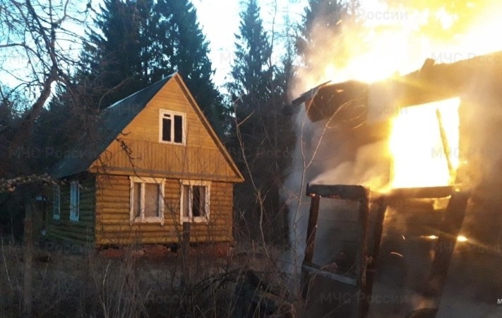 Дачный дом сгорел под Боровском 