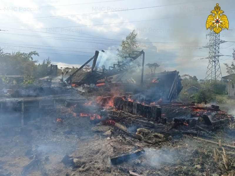 В Жуковском районе сгорел дачный домик