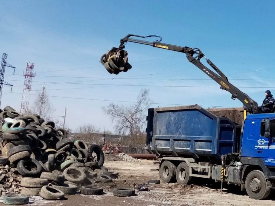 600 покрышек вывезли из Обнинска и отправили на переработку 
