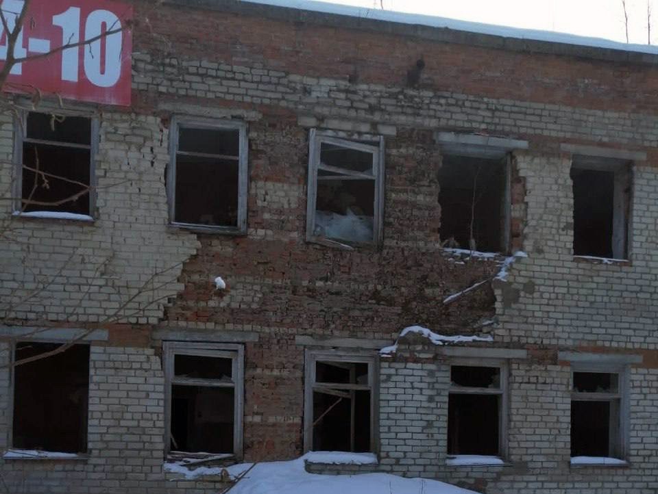 Опасное здание потребовали закрыть в Боровском районе