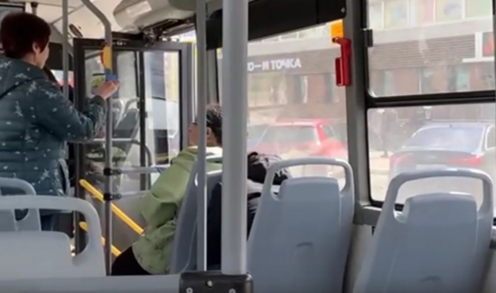 В Обнинске водитель автобуса уронил пассажирку