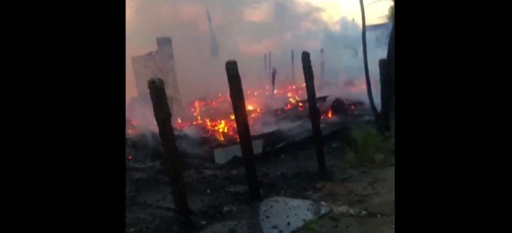 Четыре жилых дома сгорели в калужской деревне