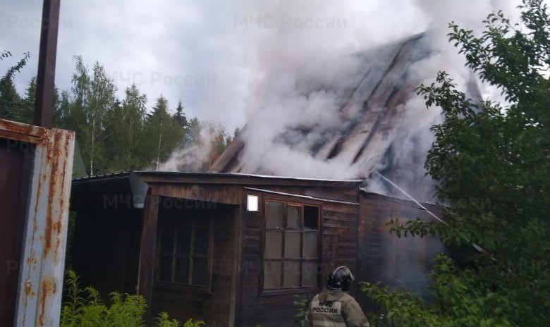 Дачный дом сгорел в Калужской области