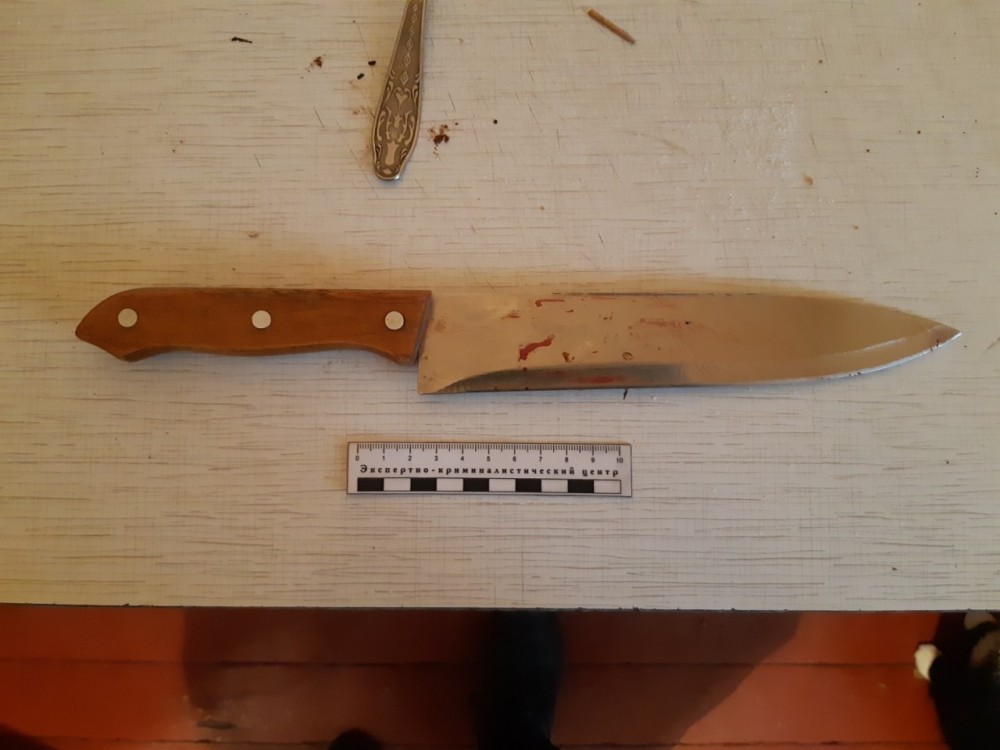 В Калужской области 14-летний подросток шесть раз ударил ножом продавца в магазине