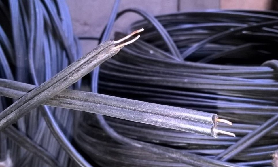 В Малоярославецком районе работник предприятия похитил со склада более 200 метров кабеля