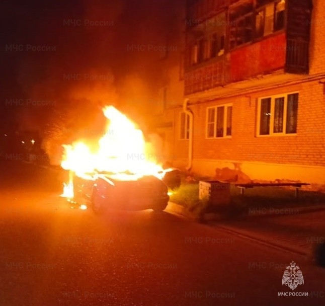 В Жукове Калужской области сгорел автомобиль