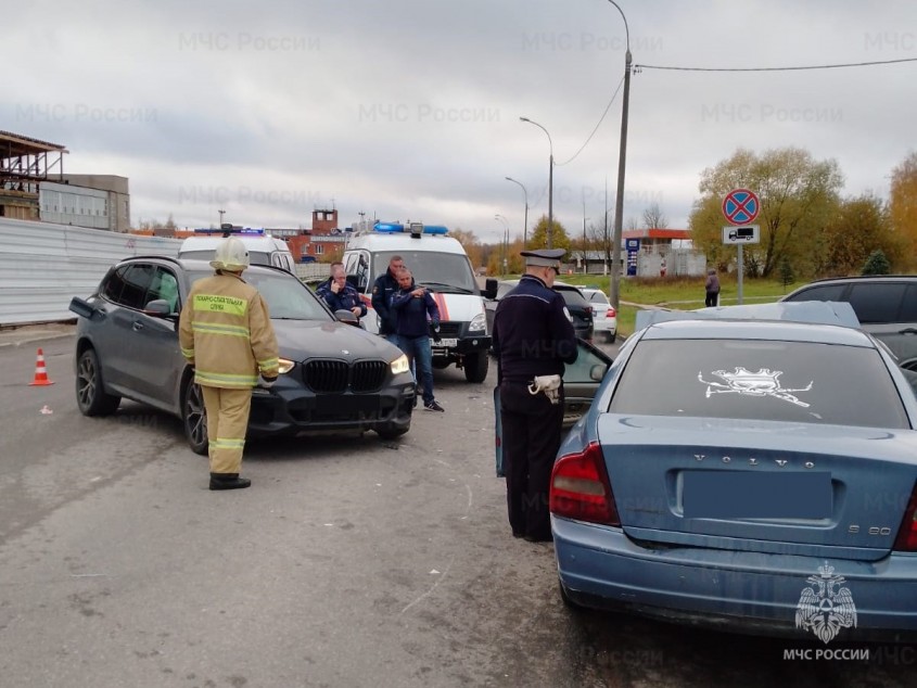 В Обнинске дети пострадали в столкновении «БМВ» и «Вольво» - Обнинск ...