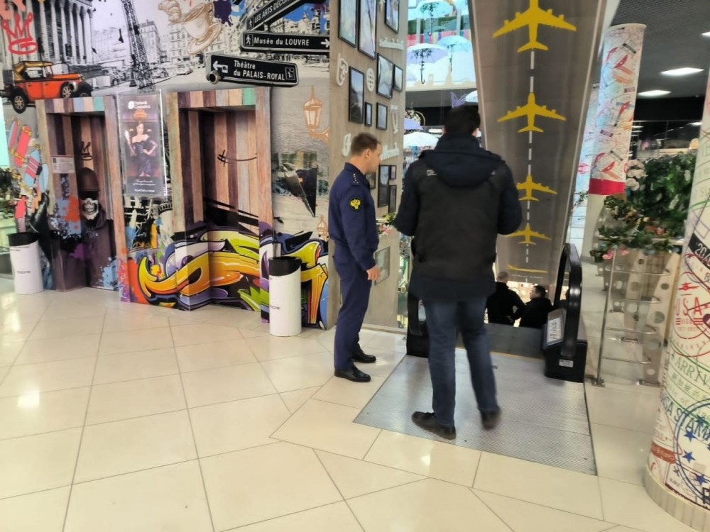 Состояние мальчика, упавшего с эскалатора в обнинском торговом центре, улучшилось