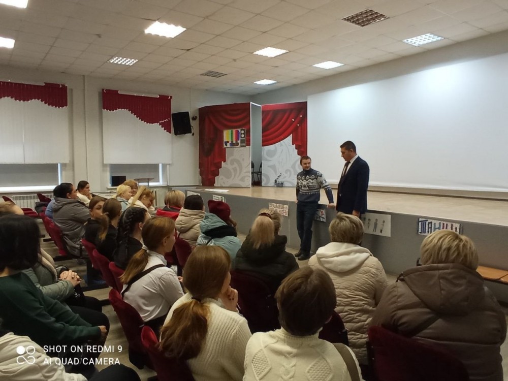 Родители учеников в Калужской области бьют тревогу: учителя заставили уволиться посреди года