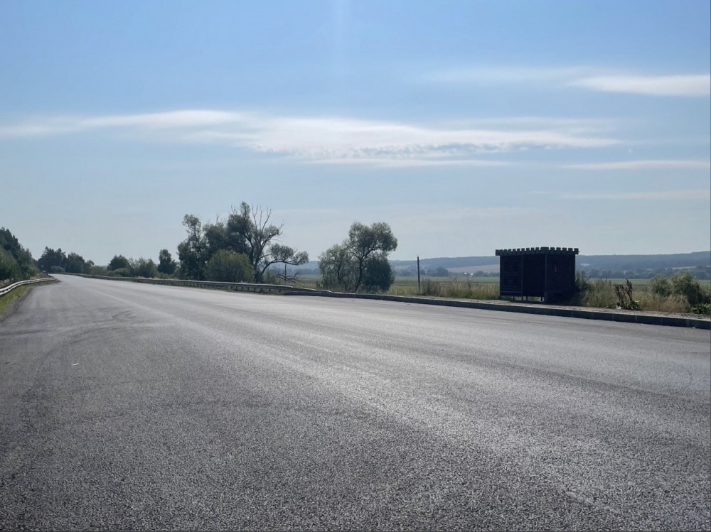 В Жуковском районе уложили асфальт на самом длинном ремонтном участке дороги в 2022 году