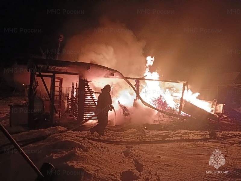 В Жуковском районе сгорел дом