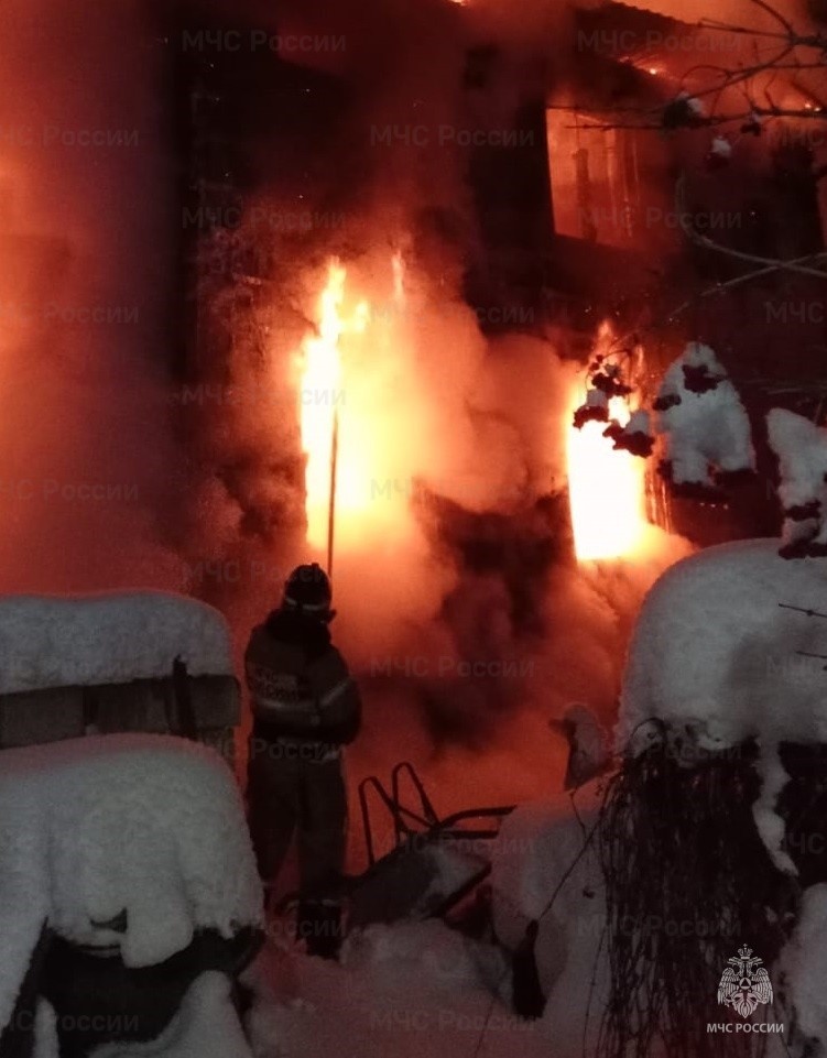 В Калужской области люди пострадали в ночном пожаре