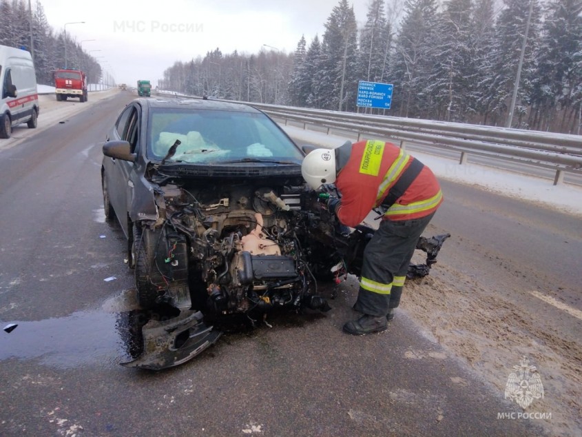 В Калужской области «Киа» врезался в отбойник - Малоярославец - Новости ...