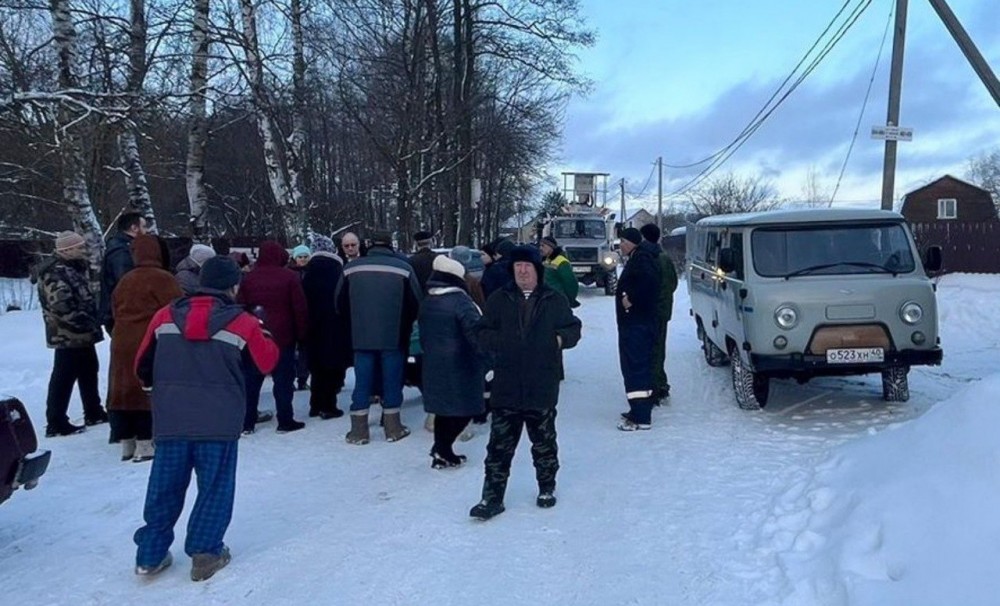 В Калужской области в СНТ сгорел трансформатор, люди остались без света