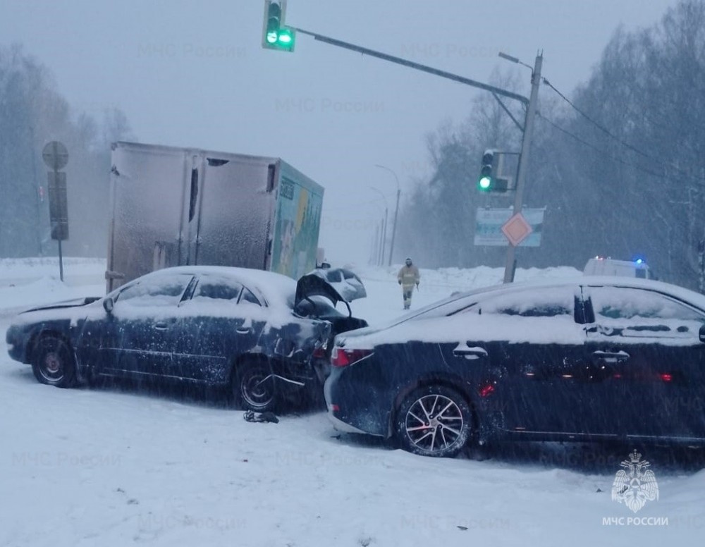 Три машины столкнулись на трассе М3 «Украина» в Обнинске