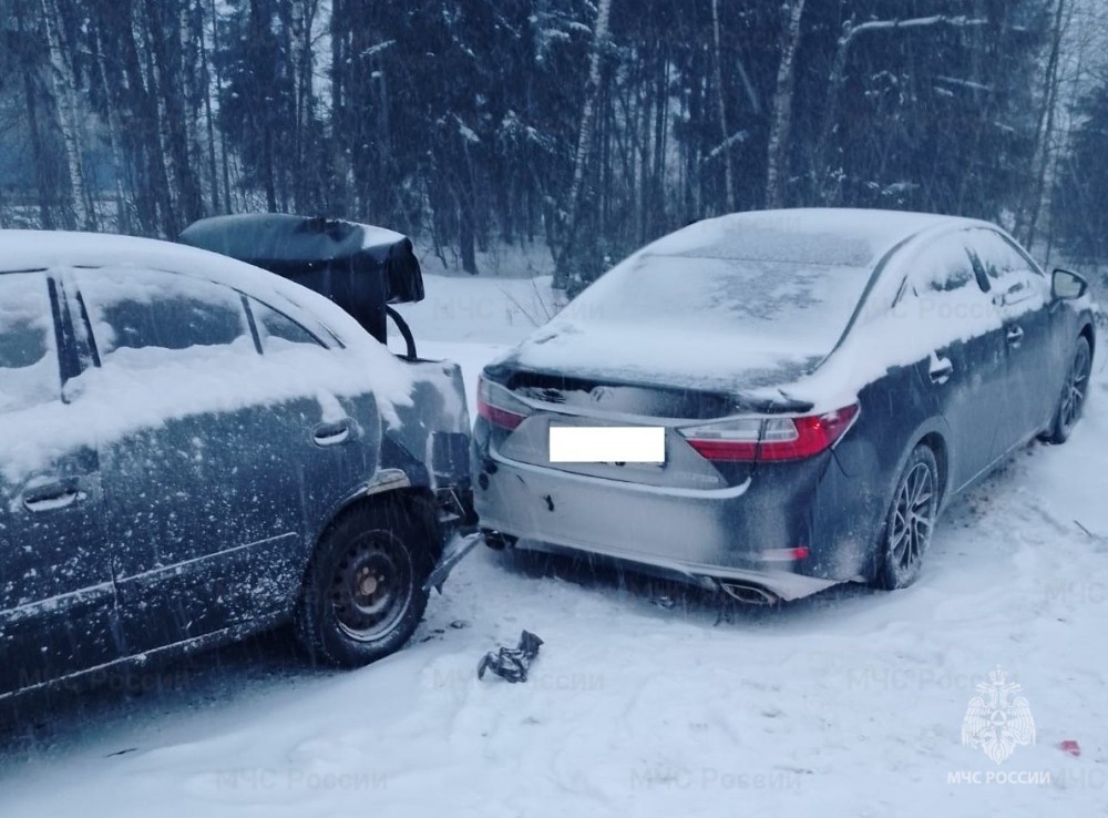 В Обнинске 29-летняя женщина пострадала в столкновении трех машин