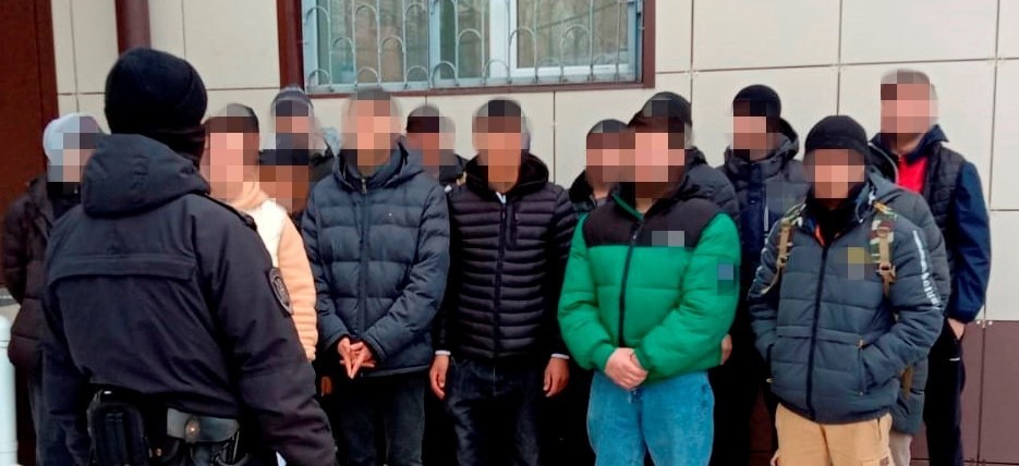 Массовые проверки мигрантов прошли в Боровском районе