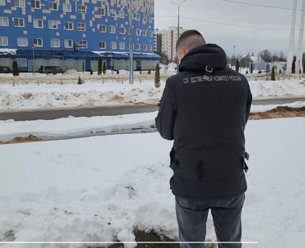 В Калужской области возбудили уголовное дело о халатности после падения ребенка в люк