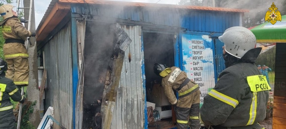 В Боровском районе сгорела палатка с молочкой 