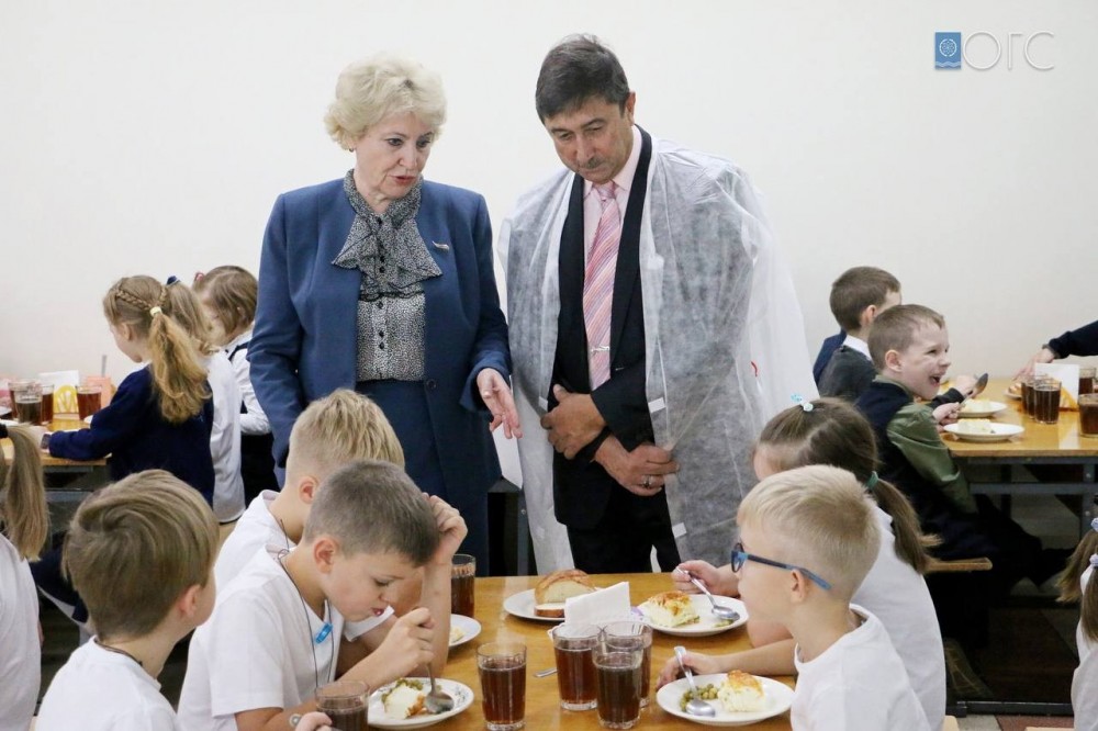 Обнинские депутаты продолжают проверять школьные столовые